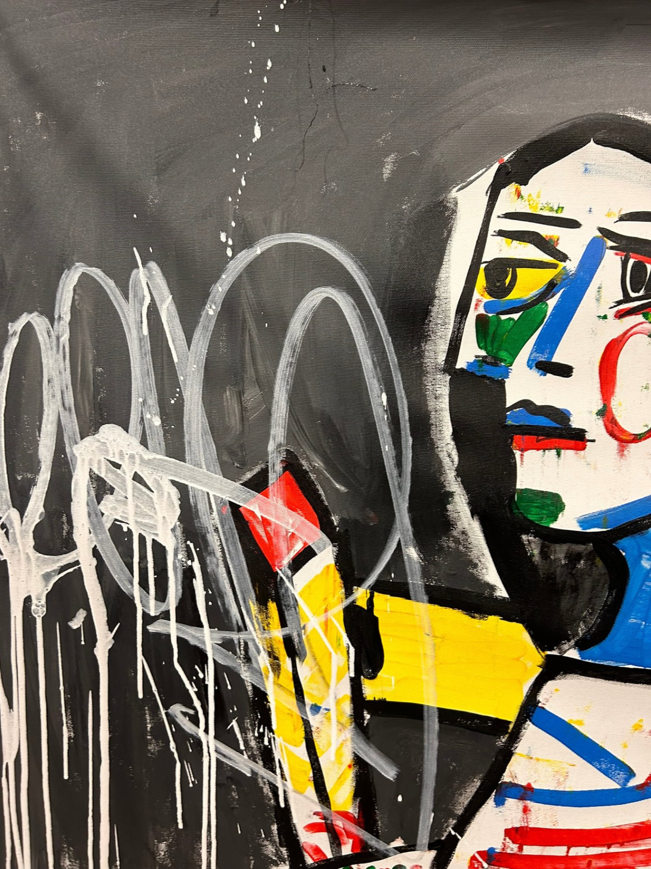 Freda People are David and Javier Salvador (Banakkan), two brothers from Barcelona among the most influential young artists on the internet today. Inspired by Haring, Basquiat, Picasso, and Dalí, they merge street and fine art into vibrant, expressive compositions. Their works have been exhibited in galleries across the U.S., France, Austria, Germany, and Finland, and they’ve collaborated with figures such as actor-painter Jordi Mollà and TikTok star&nbsp;Khaby Lame.
